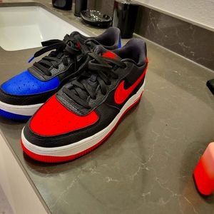 NIKE AIR FORCE 1 LOWS